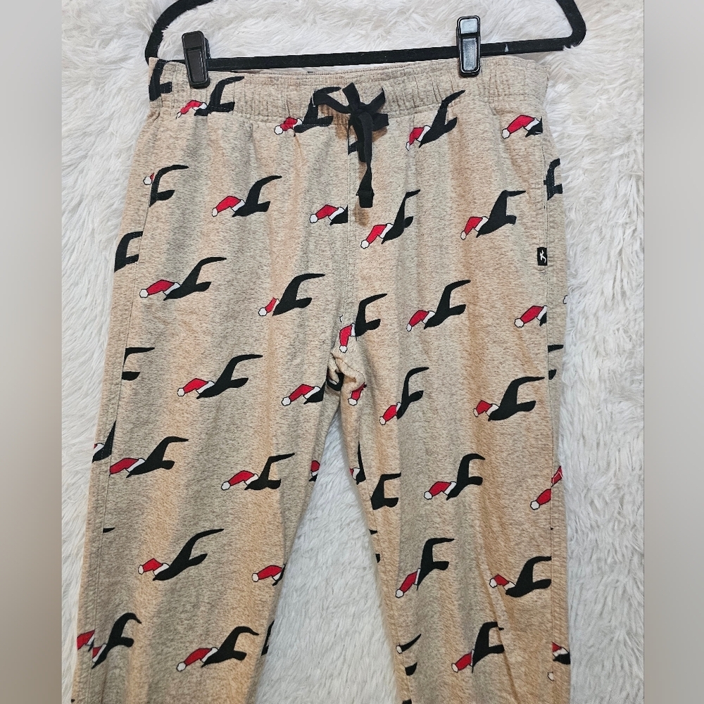 Hollister Mens  Beige Christmas Joggers with Black and Red Print  Mens Size M - Picture 2 of 14